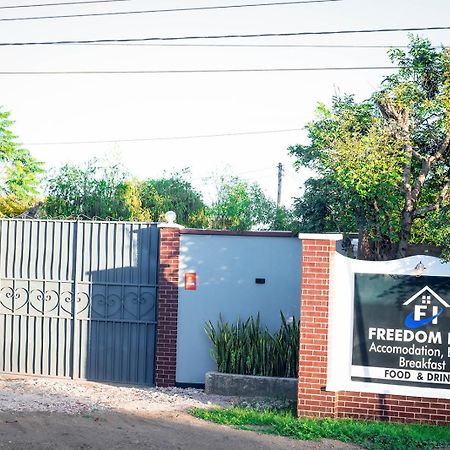 Freedom Inn Arusha Exterior foto